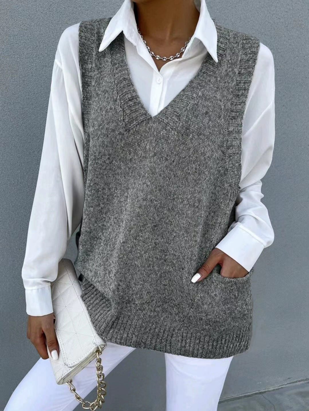 Women's V-neck Sleeveless Knitted Vest